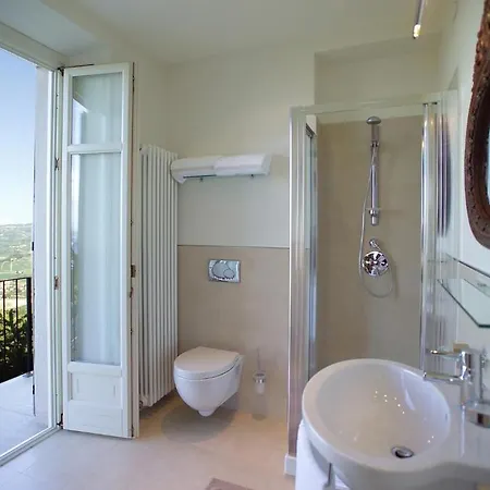 Rocche Costamagna Art Bed & Breakfast 4*