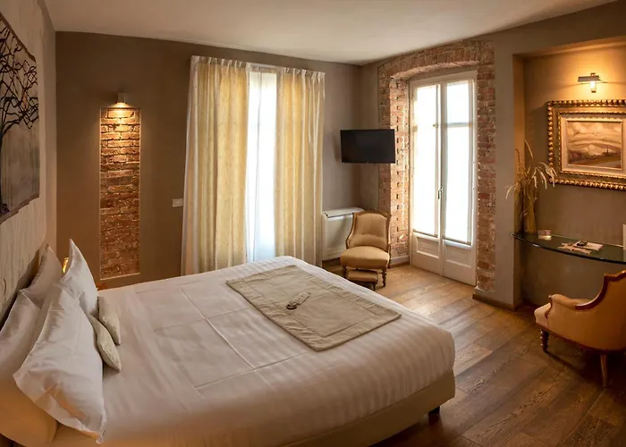 Rocche Costamagna Art Oda ve Kahvaltı 4*